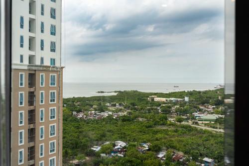 MCollection - Mactan Island Stay Near Beach and Airport in Cebu