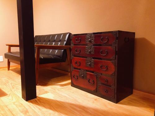 One-Bedroom Apartment image 4