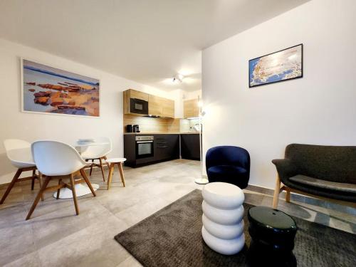 One-Bedroom Apartment image 10