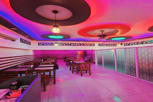 Hotel Sahana & Restaurant in Raghunathganj-II