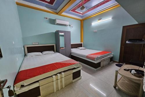 Hotel Sahana & Restaurant in Raghunathganj-II