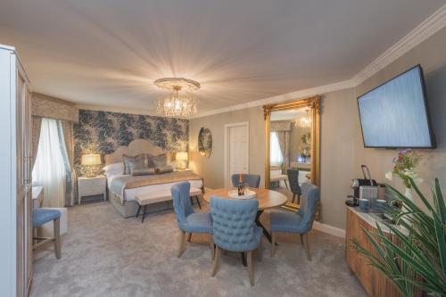 Castle Arch Hotel in Trim