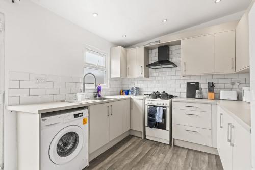 City Living in 3 Bedroom 5beds for 6 guest, Birmingham (zdjęcie 9)
