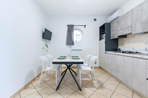 廚房, Appartamento Verde Mare INT A - MyHo Casa in 亞得里亞海的阿爾巴