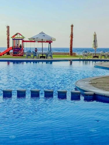شاليه k05 غرفتين مكيف 2حمام للايجار مصيف بمطروح قرية لونج ايلند family, Marsa Matruh (foto 3)