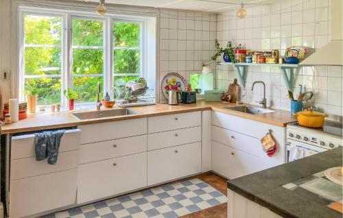 廚房, Pet Friendly Home In Löderup With Wifi (Pet Friendly Home In Loderup With Wifi) in 盧德魯普