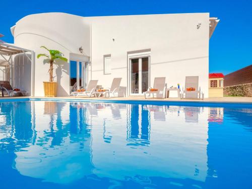 Sky Beachfront Villa with private pool - Crete