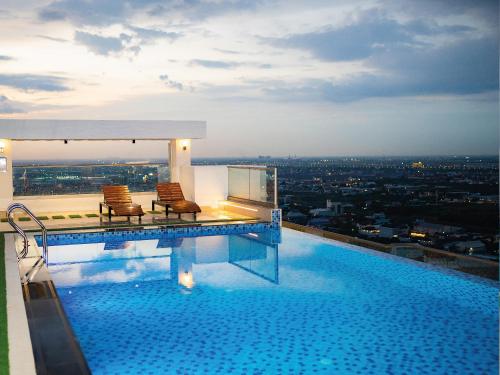 Swimming pool, TV-Tower 1 in Russey Keo