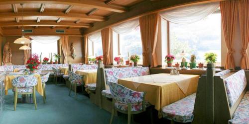 Restaurant, Pension Weinberg in Riffiano - Riffian