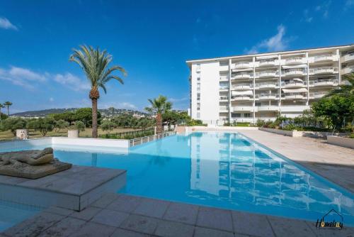 Swimming pool, Azur Elegance, piscine & plages in Avenue de Cannes