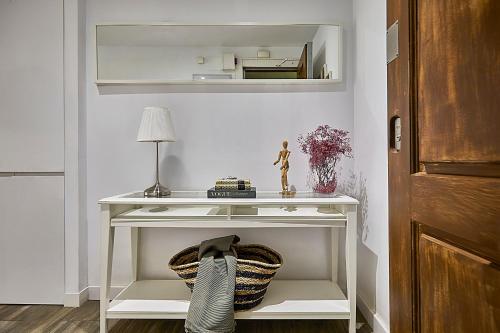 BBarcelona Sant Pau Flat - image 5