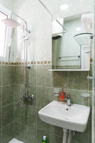 Standard Triple Studio image 4