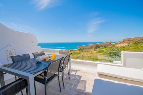 ระเบียง/ชานเรือน, Rua do Paraiso 15 Oceanview Carvoeiro Retreat in คาร์โวเอโร ซิตี้เซ็นเตอร์