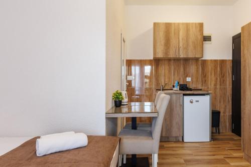 Apartments Nikičić - image 8