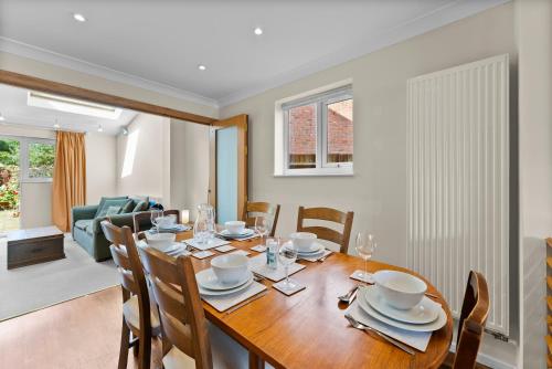 Large 4-bed House in Cambridge - Garden in Girton