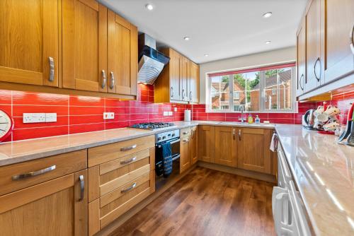 Large 4-bed House in Cambridge - Garden in Girton