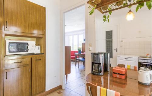 Kitchen, Charmante Maison Proche Plage in Vaux Sur Mer