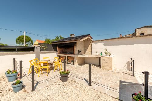 Unique Villa V with large pool in Buković