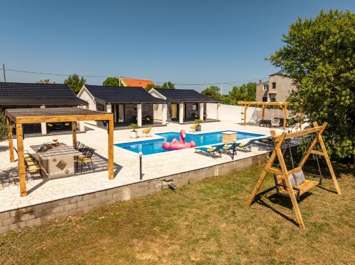 Unique Villa V with large pool in Buković
