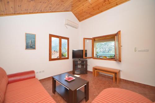 Apartments Risan - image 6