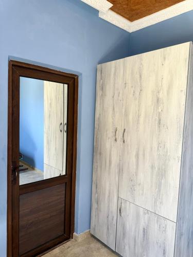 Коттедж в саду роз in 查克菲