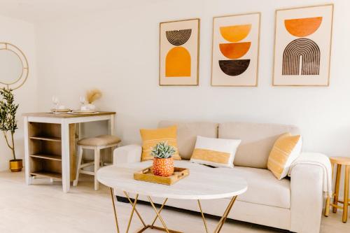 The Studio! Comfort, Quality, walk to beaches, fully equipped Studio