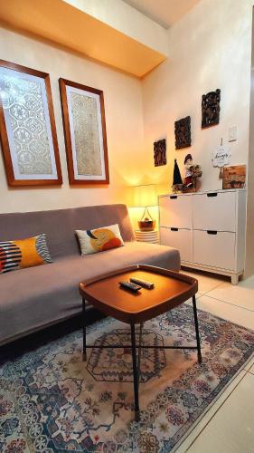Urban Retreat at Shell Residences with Netflix 300mbps Wifi, Manila