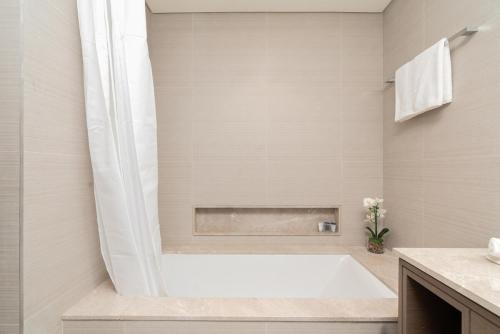 Grande Luxurious 2 BR Burj Khalifa & Fountain view - image 3