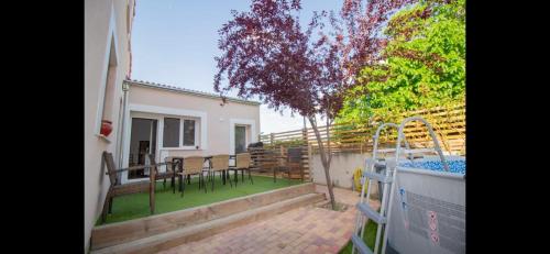 A szálláshely kívülről, La Casa del Maestro in Cerezo De Abajo