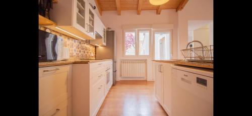 Konyha, La Casa del Maestro in Cerezo De Abajo