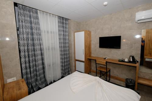Double Room image 10