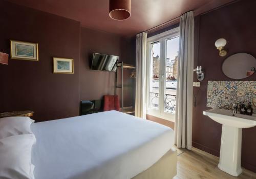 Double Room image 3
