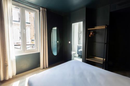 Double Room image 5