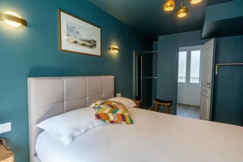 Deluxe Double Room image 8