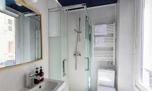 Standard Single Room image 2