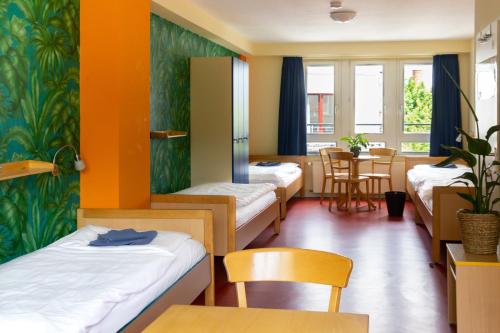 room detail thumbnail 0