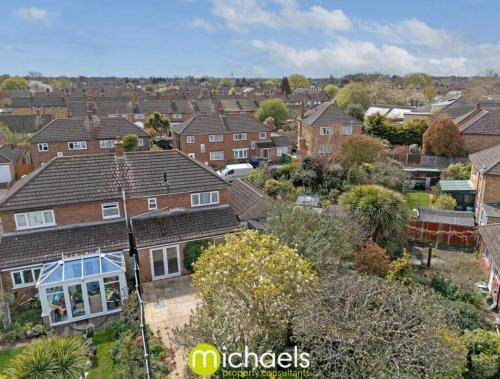 For Contractors, businesses, families - next to Colchester Royal Grammar School in Lexden