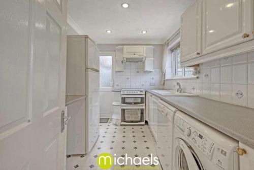 For Contractors, businesses, families - next to Colchester Royal Grammar School in Lexden