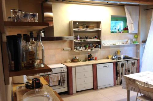 virtuve, Villa Checco by MMega in Montedinove