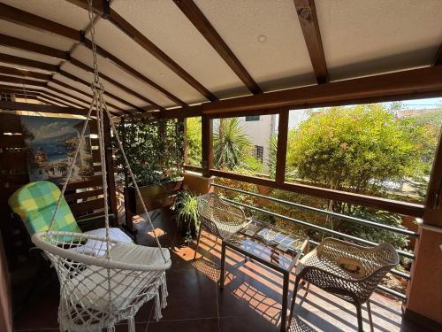 One-Bedroom Apartment with Terrace and Garden View image 3