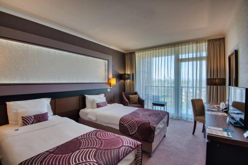 Aquaworld Resort Budapest Room Type - Family Room with Balcony