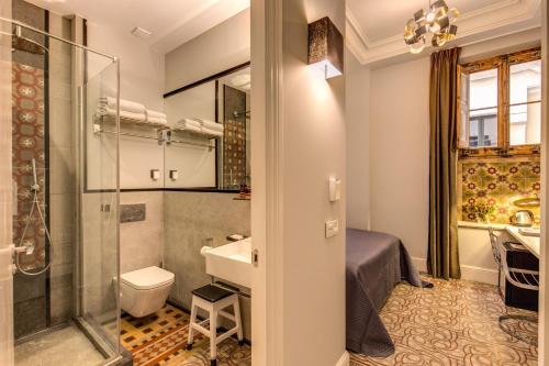 Double Room image 10