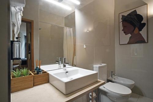 One-Bedroom Apartment image 9