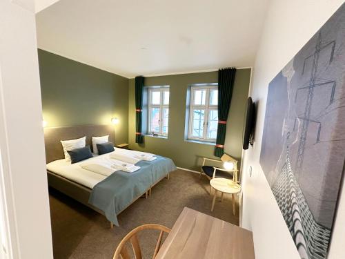 1 queen bed
