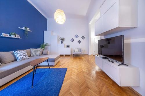 Sassoon - 2-bedroom elegant airy home at Deak ter - image 2
