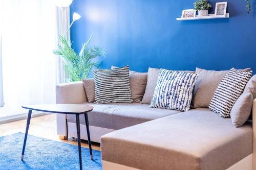 Two-Bedroom Deluxe Apartment image 9