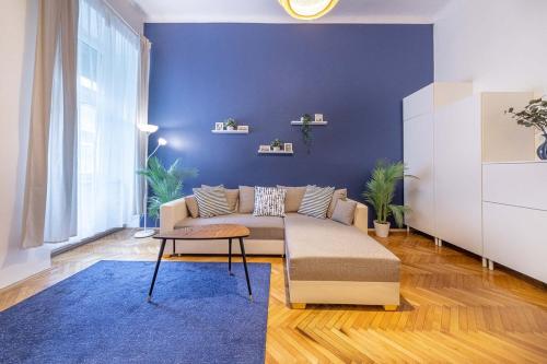 Two-Bedroom Deluxe Apartment image 1