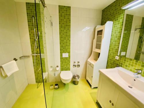 Apartment image 8
