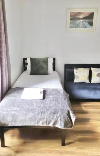 Montgomery Central Apartment - image 13