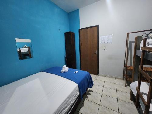 3 bedrooms, 8 beds